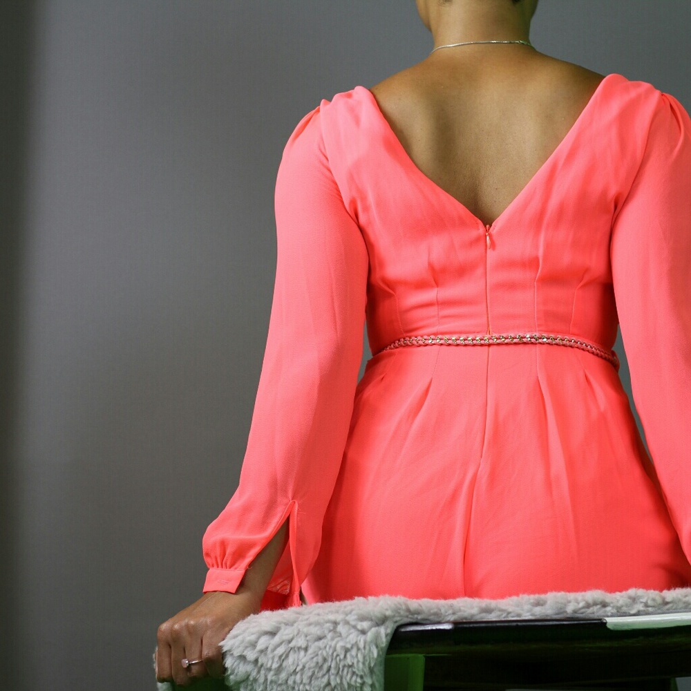 Super cute neon pink romper!!💝